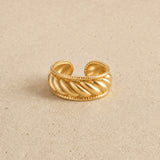 Twist Elegance Ring